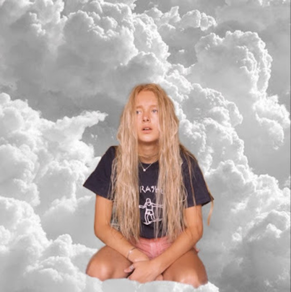 Meet your Posher, Elle - Picture 1 of 1